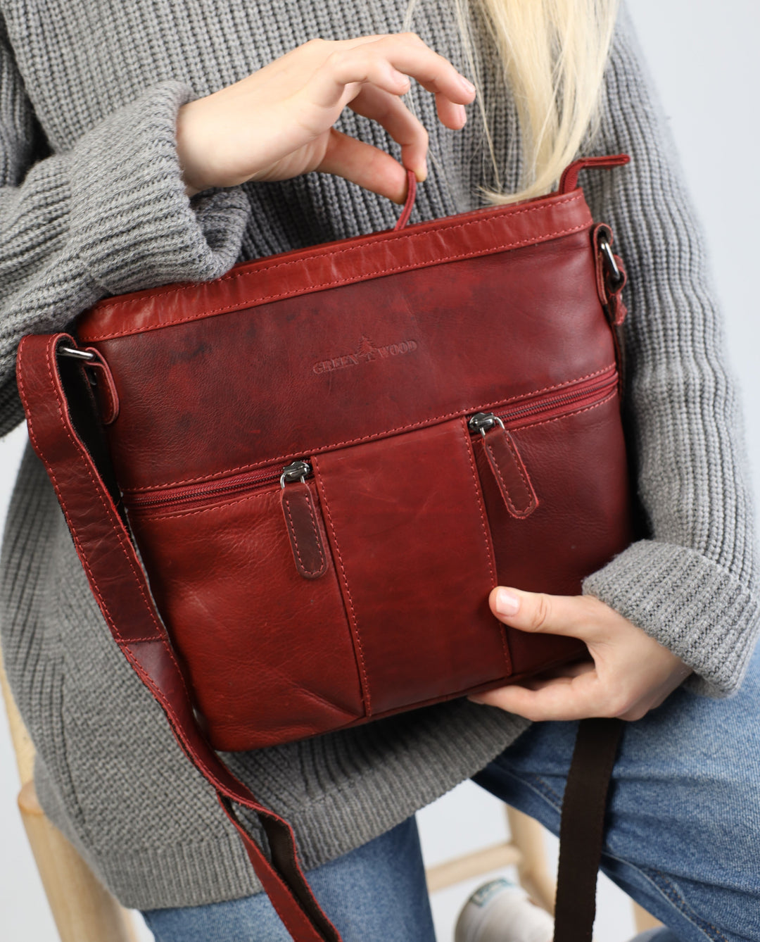 Leather shoulder bag